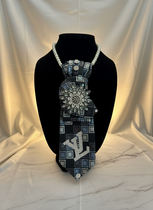 ADRIENNE | The Silver Executive